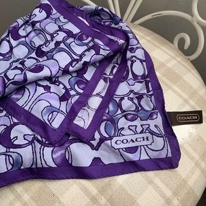 ✨ COACH 100% silk scarf